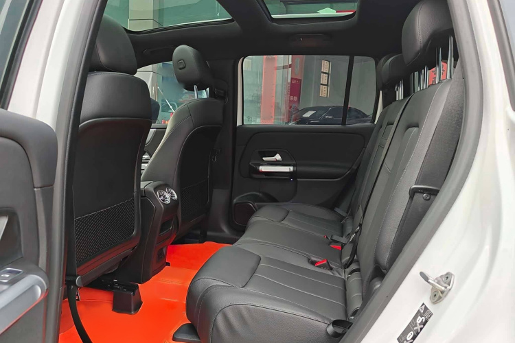 奔驰GLB 2023款 GLB 200 动感型中控内饰7003