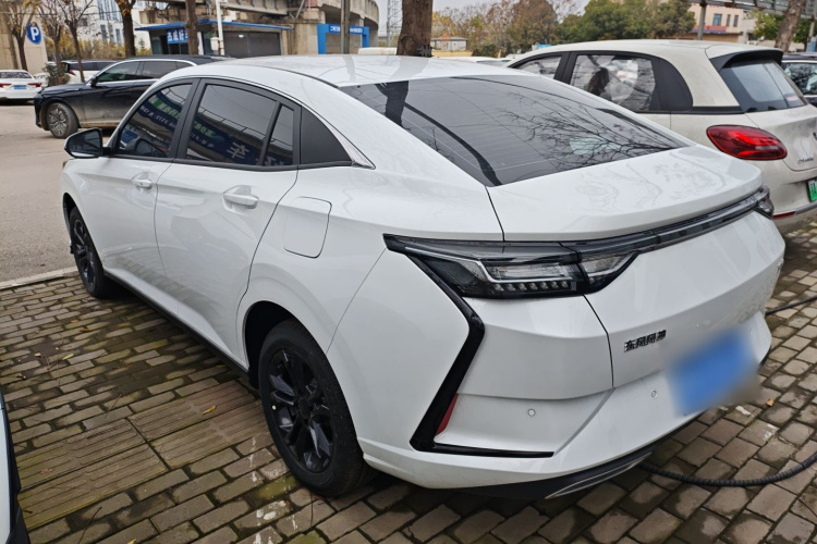 东风风神 奕炫 2025款 1.5L 自动豪华型车身外观4