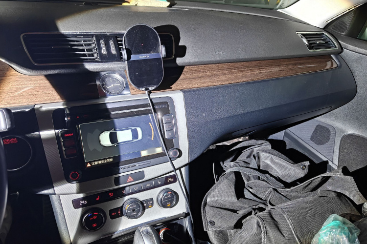 大众 迈腾 2015款 2.0TSI 尊贵型局部细节16