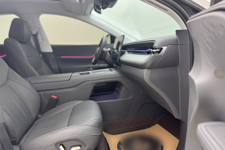 小鹏G6 2025款 625 长续航 Max 科技版中控内饰7004