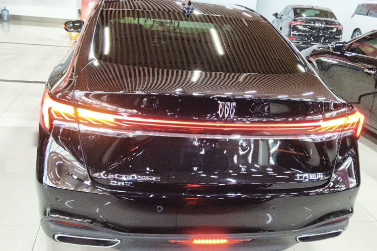 别克 君越 2023款 28T 越尊版车身外观6