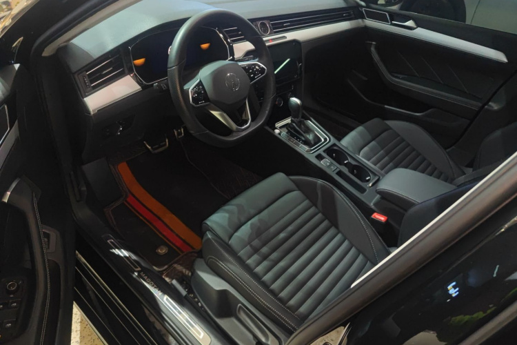 大众 迈腾 2023款 200万辆纪念版 280TSI DSG舒适型中控内饰19