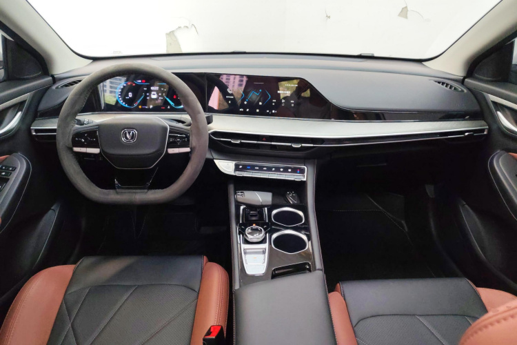 长安 逸动 2023款 畅享版 PLUS 蓝鲸NE 1.4T GDI DCT尊贵版中控内饰12