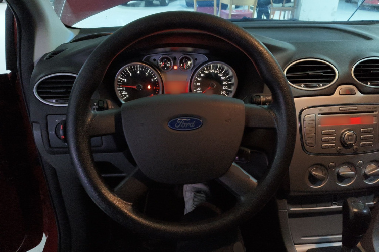 福特 福克斯 2013款 两厢经典 1.8L 自动基本型中控内饰13