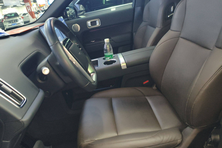 理想汽车 理想L9 2022款 Max中控内饰19