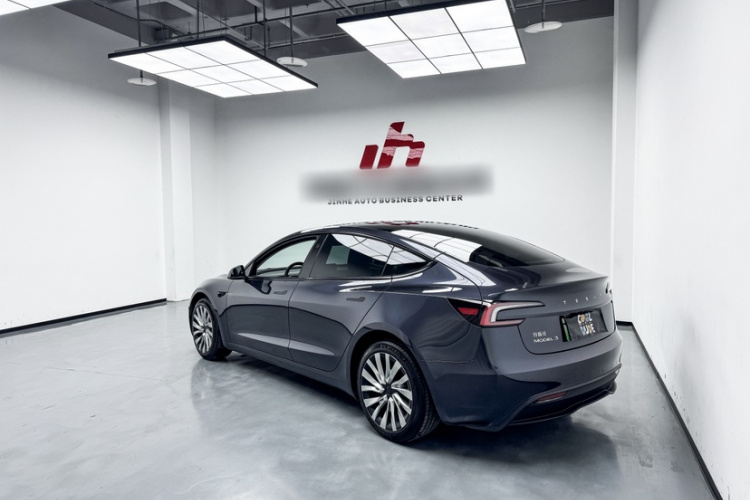 特斯拉 Model 3 2023款 后轮驱动版车身外观6005