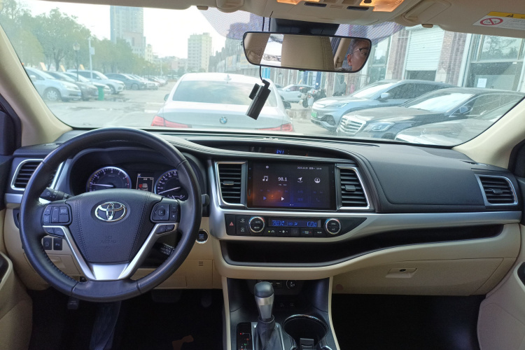 丰田 汉兰达 2021款 2.0T 四驱豪华版 7座中控内饰12