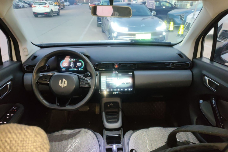 零跑汽车 零跑T03 2021款 400舒适版中控内饰12