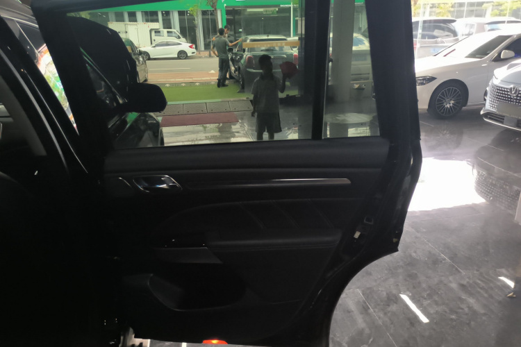 广汽传祺 传祺GS8 2021款 390T 两驱暗夜骑士版中控内饰7006