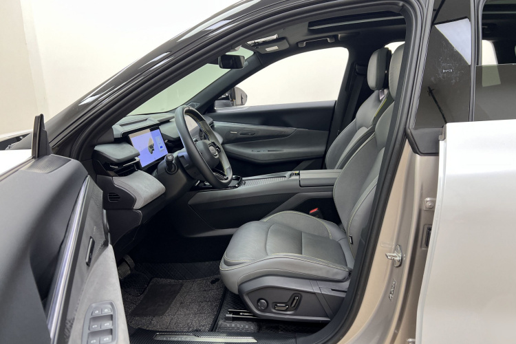 领克08 EM-P 2023款 245km 超长续航Halo中控内饰7002