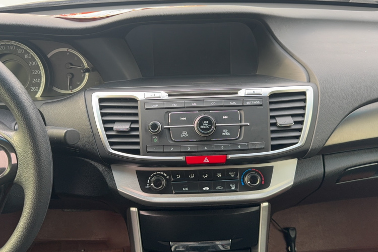 本田 雅阁 2015款 2.0L LX 舒适版局部细节16