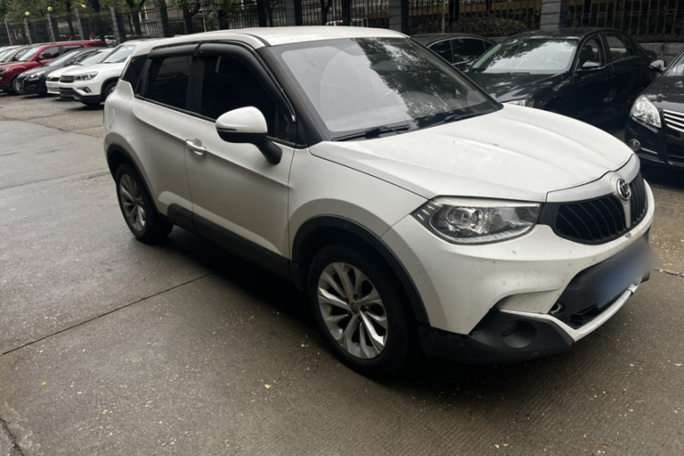 中华V3 2016款 1.5L 自动舒适型车身外观6002