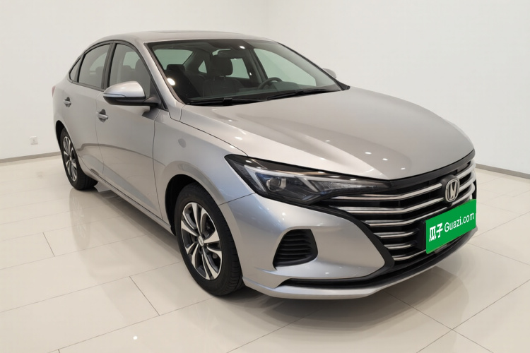 长安 逸动 2020款 PLUS 1.6L GDI 手动豪华型车身外观3