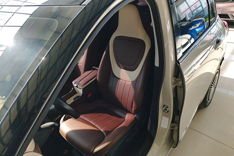 五菱汽车 五菱缤果 2024款 333km 悦享款中控内饰19