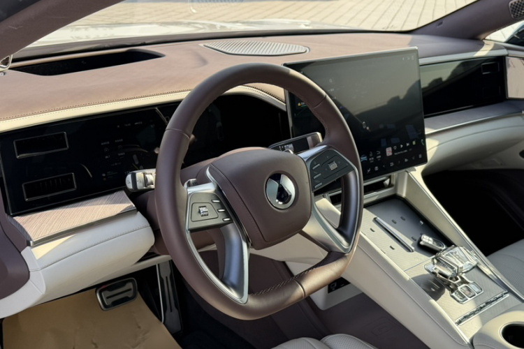 腾势Z9GT 2024款 1100四驱Max版局部细节9001