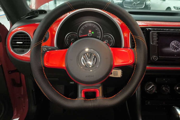 大众 甲壳虫 2017款 180TSI 宜乐版中控内饰13