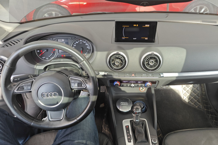 奥迪A3 2016款 Limousine 35 TFSI 风尚型中控内饰12