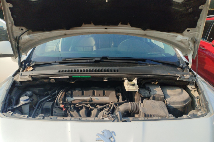 标致3008 2013款 2.0L 自动潮流版局部细节24