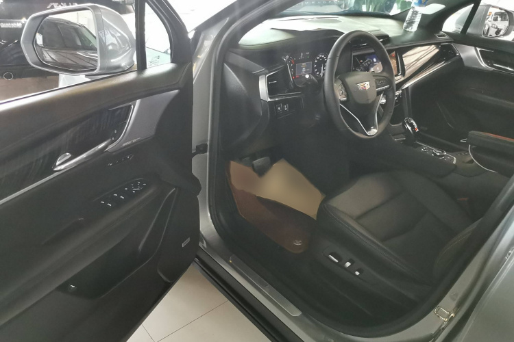 凯迪拉克XT6 2022款 2.0T 七座四驱豪华型中控内饰7003