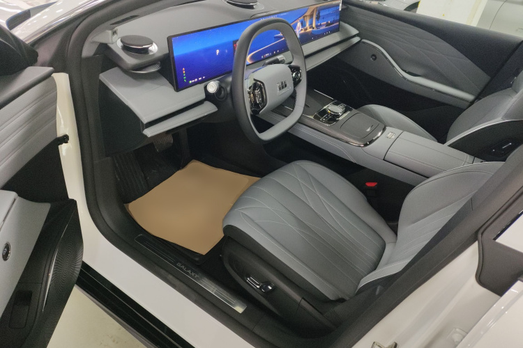 吉利银河 银河E8 2025款 575km 探索智驾版中控内饰20