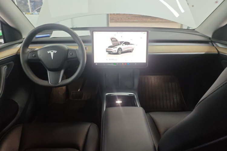 特斯拉 Model Y 2022款 改款 后轮驱动版中控内饰12