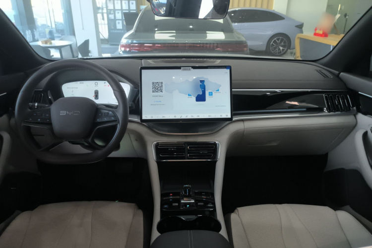 比亚迪 宋PLUS新能源 2025款 EV 智驾版 520km 尊贵型中控内饰12