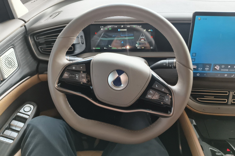 腾势D9 2024款 DM-i 980 四驱旗舰型局部细节13