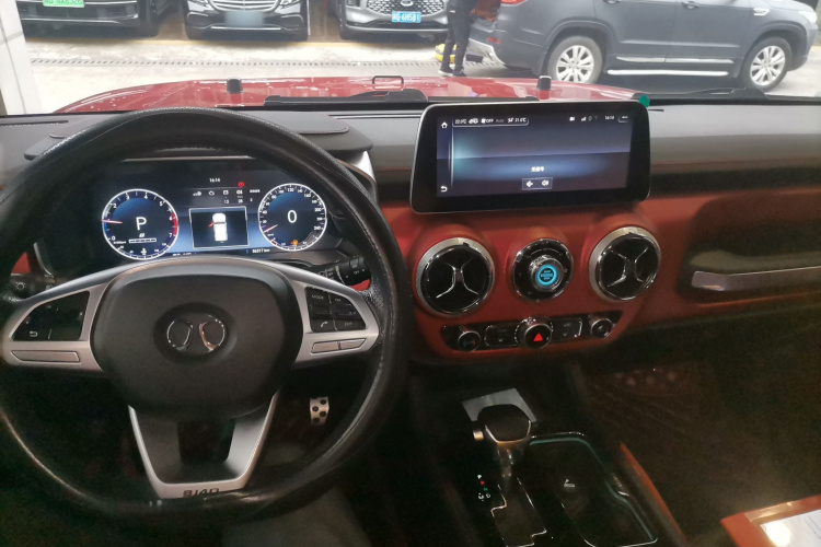 北京越野 北京BJ40 2019款 PLUS 2.3T 自动四驱尊享版 国VI中控内饰12