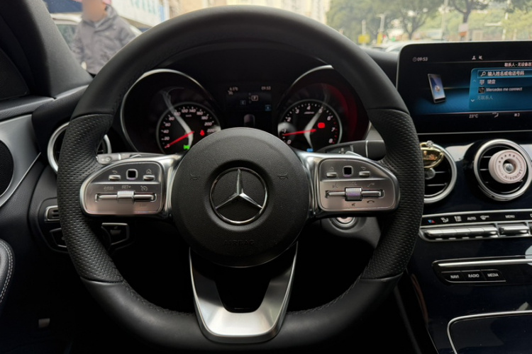 奔驰C级 2019款 C 260 运动版 4MATIC中控内饰7006