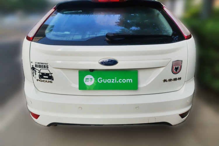 福特 福克斯 2013款 两厢经典 1.8L 自动基本型车身外观6004