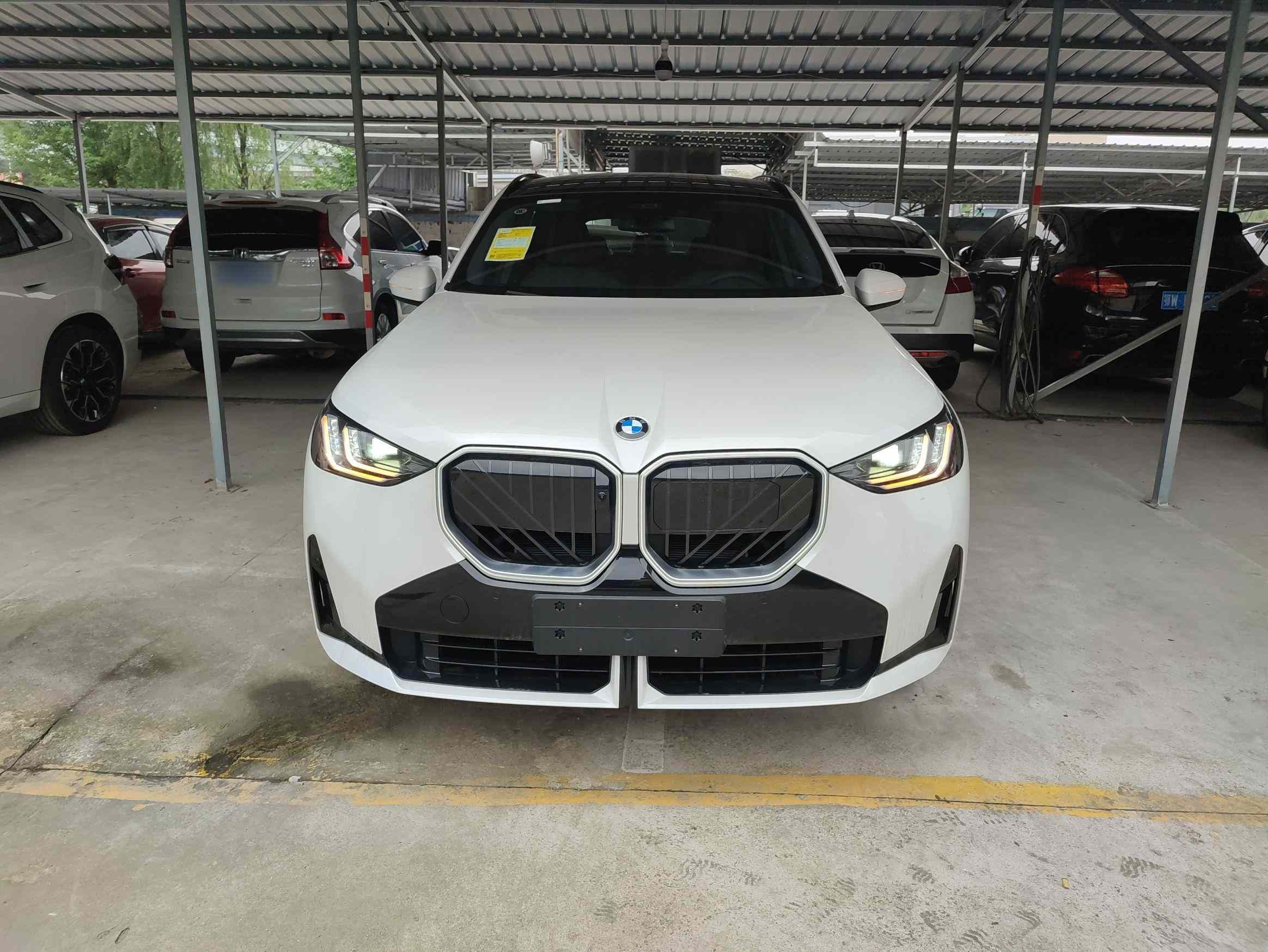 宝马X3 2025款 xDrive30L 尊享型 M运动曜夜套装(1)