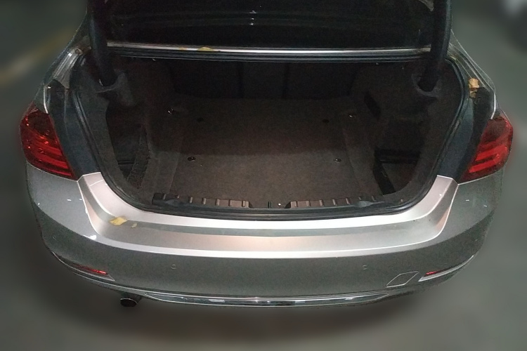 宝马3系 2014款 320Li 豪华设计套装局部细节23