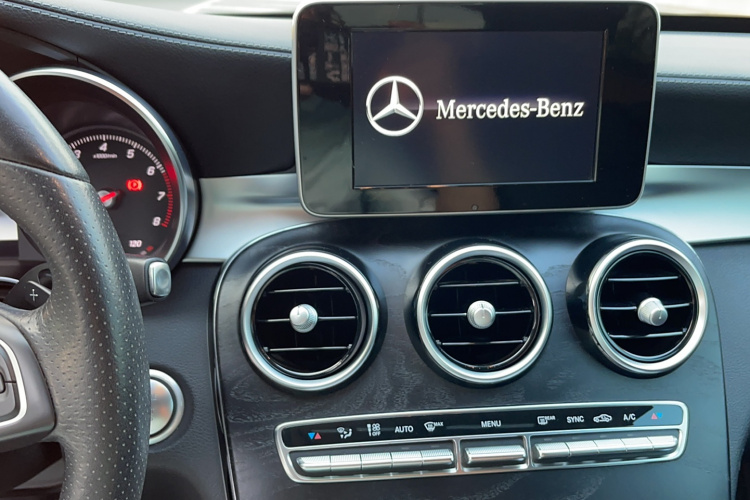 奔驰C级 2018款 C 180 L 时尚型运动版局部细节9006