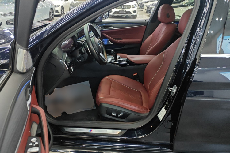 宝马5系 2021款 530Li 领先型 M运动套装中控内饰19