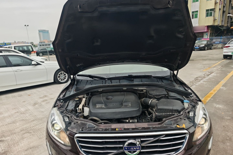 沃尔沃XC60 2017款 T5 智行升级版机舱底盘24