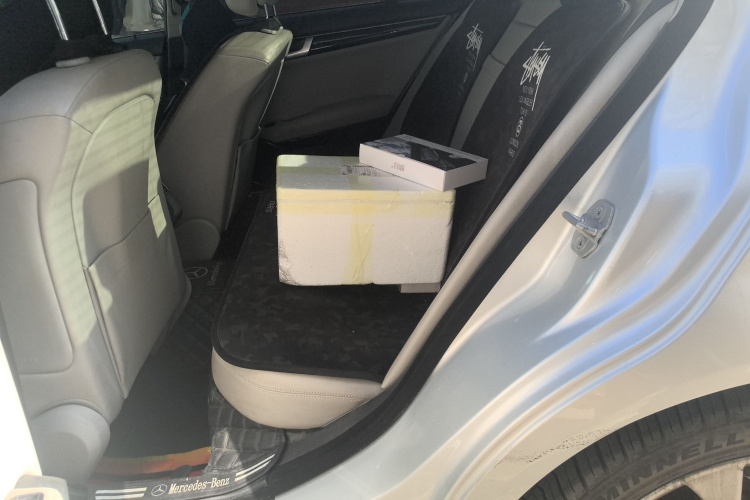 奔驰C级 2011款 C 200 CGI 时尚型中控内饰21