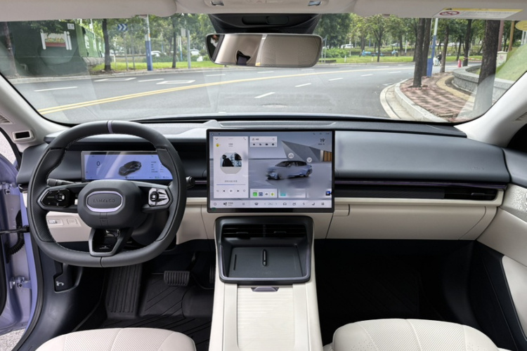 领克07 2024款 EM-P 126长续航 Ultra中控内饰7007