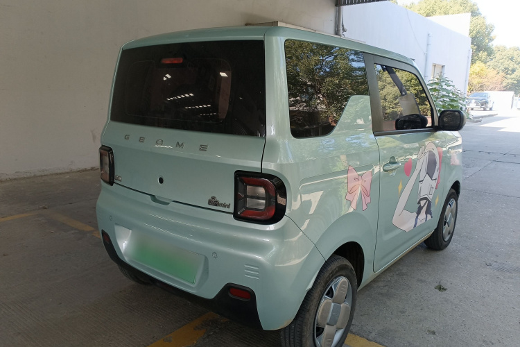 吉利银河 2023款 熊猫mini 120km 萌萌熊车身外观7