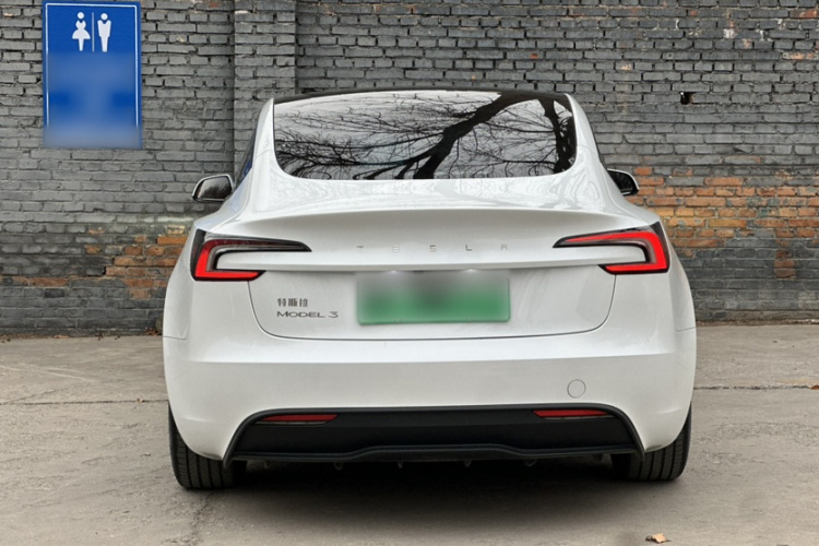 特斯拉 Model 3 2023款 后轮驱动版车身外观6004
