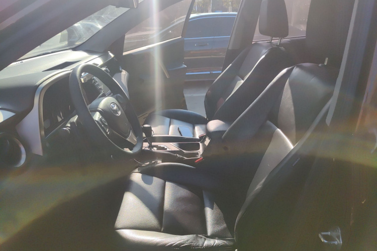 丰田 RAV4荣放 2015款 2.0L CVT两驱风尚版中控内饰19