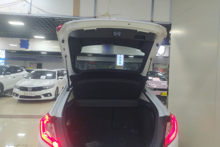 本田 竞瑞 2017款 1.5L CVT舒适版机舱底盘23
