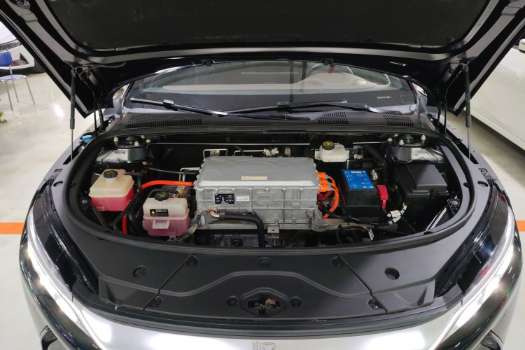 比亚迪 汉 2020款 EV 超长续航版豪华型机舱底盘24