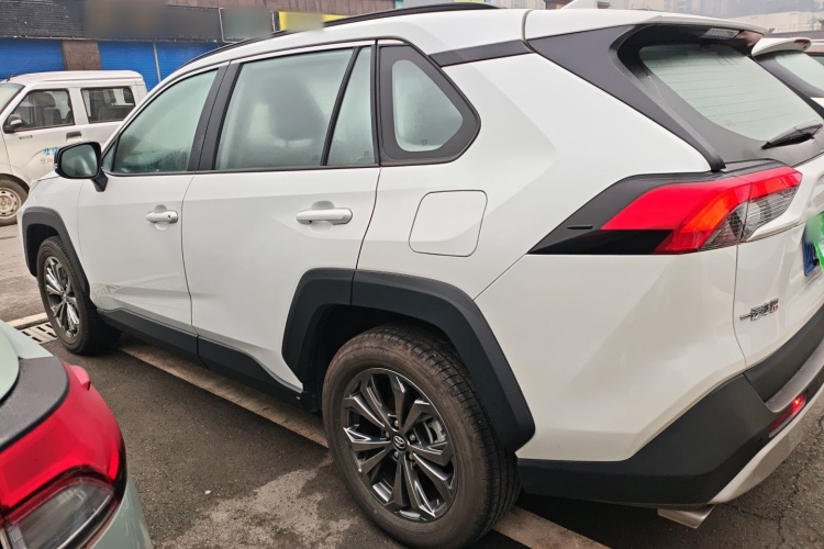 丰田 RAV4荣放 2023款 2.0L CVT四驱探险Plus版车身外观6003