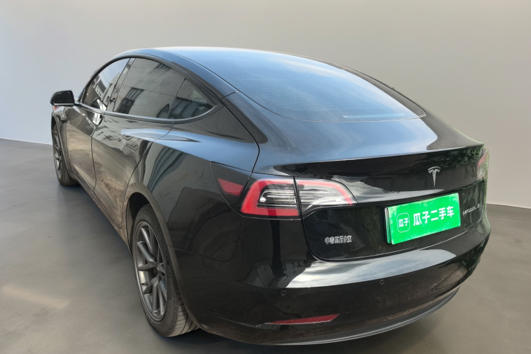 特斯拉 Model 3 2022款 后轮驱动版车身外观5