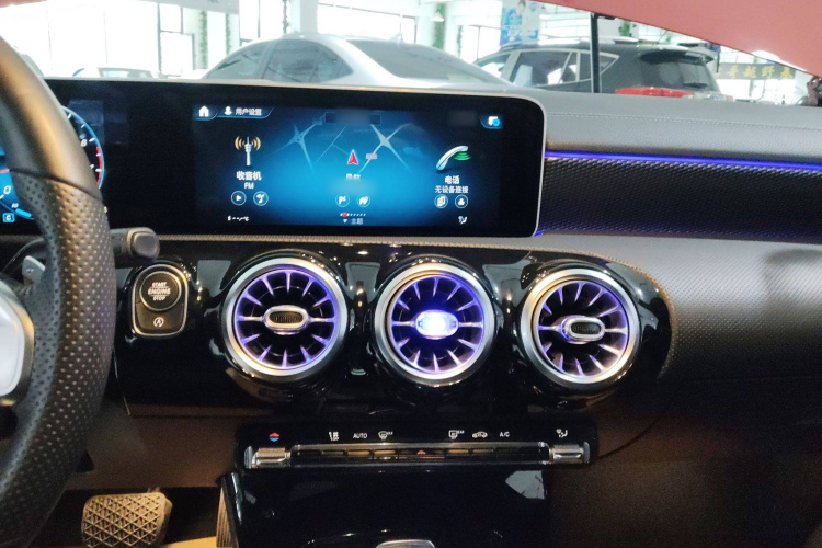 奔驰A级 2019款 改款 A 200 L 运动轿车局部细节16