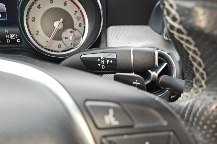 奔驰GLA 2016款 GLA 200 动感型局部细节18