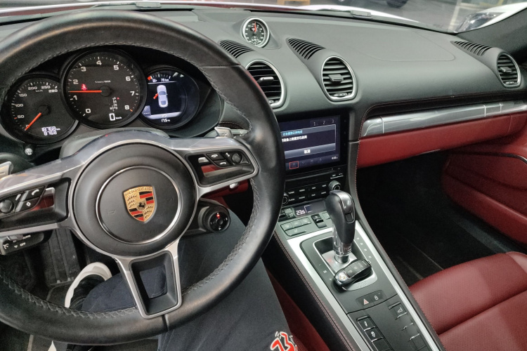 保时捷718 2022款 Cayman 2.0T中控内饰7002