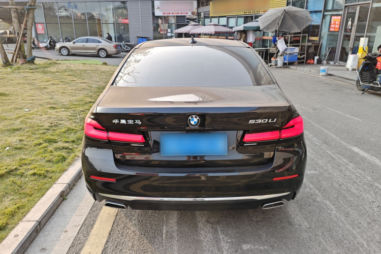 宝马5系 2023款 530Li 领先型 豪华套装车身外观6