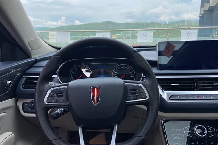 红旗H5 2020款 1.8T 自动智联旗享版中控内饰7001