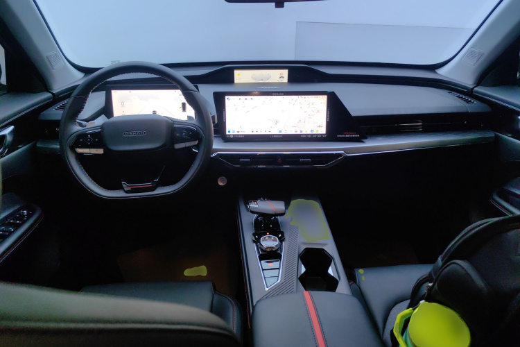 长安欧尚Z6 2022款 蓝鲸 1.5T DCT智领型城市版中控内饰12